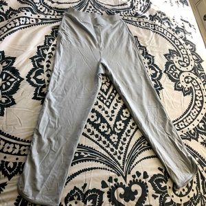 Lululemon Relaxed Fit Yoga Pant size 4